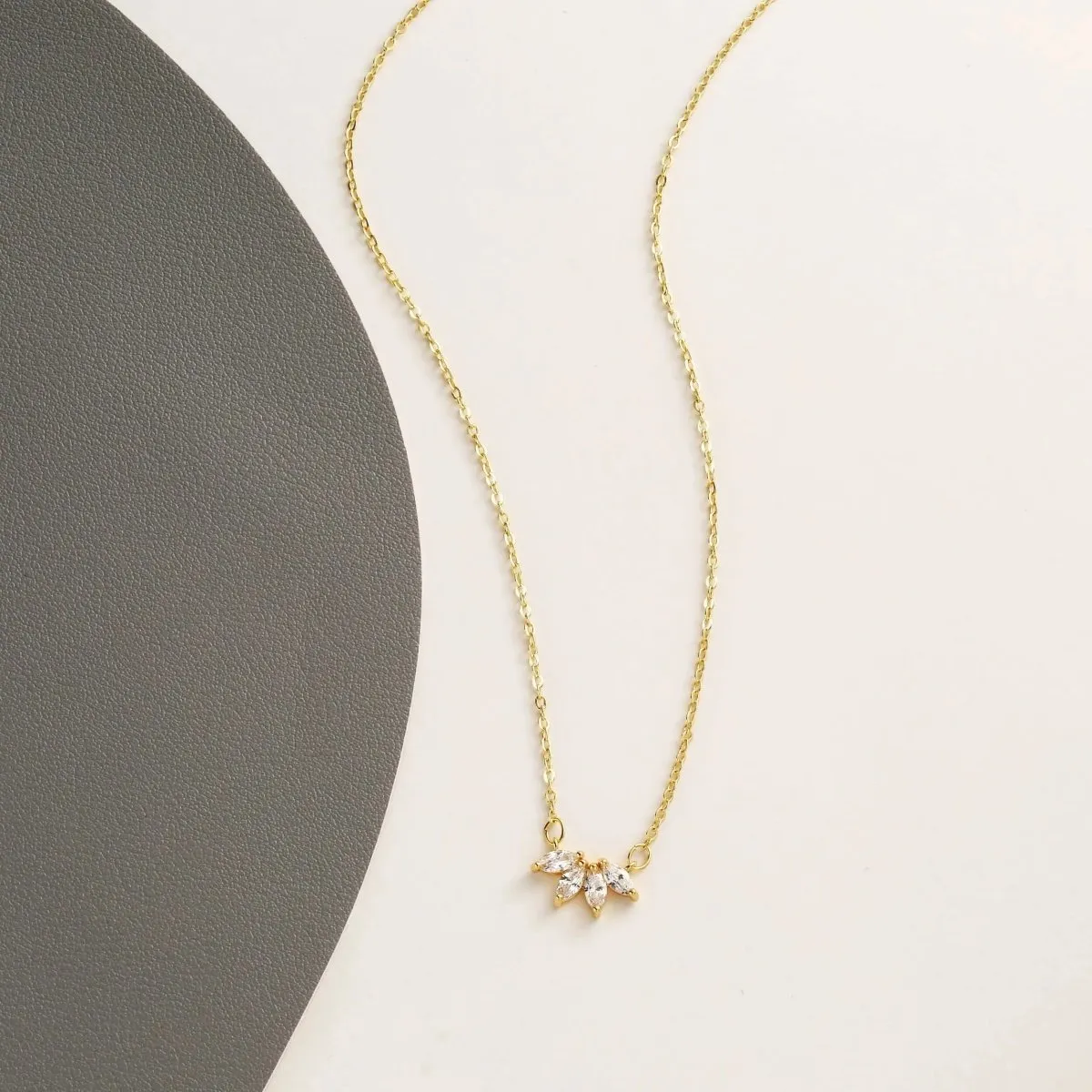 Kyerlyn Diamond  Leaf  Flower Necklaces