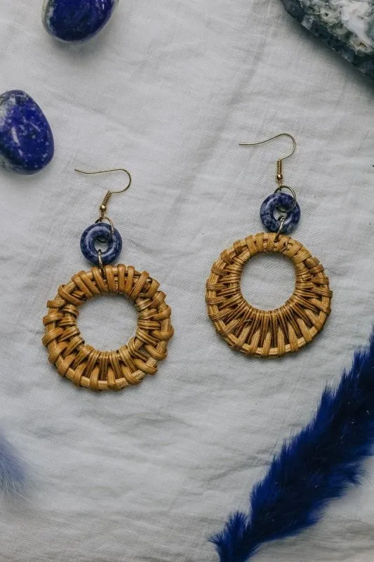 Xander Kostroma Gold Tone Blue Vein Stone Rattan Earrings – 8 cm Bohemian Style Jewelry for Women, Natural Gemstone & Lightweight Statement Earrings